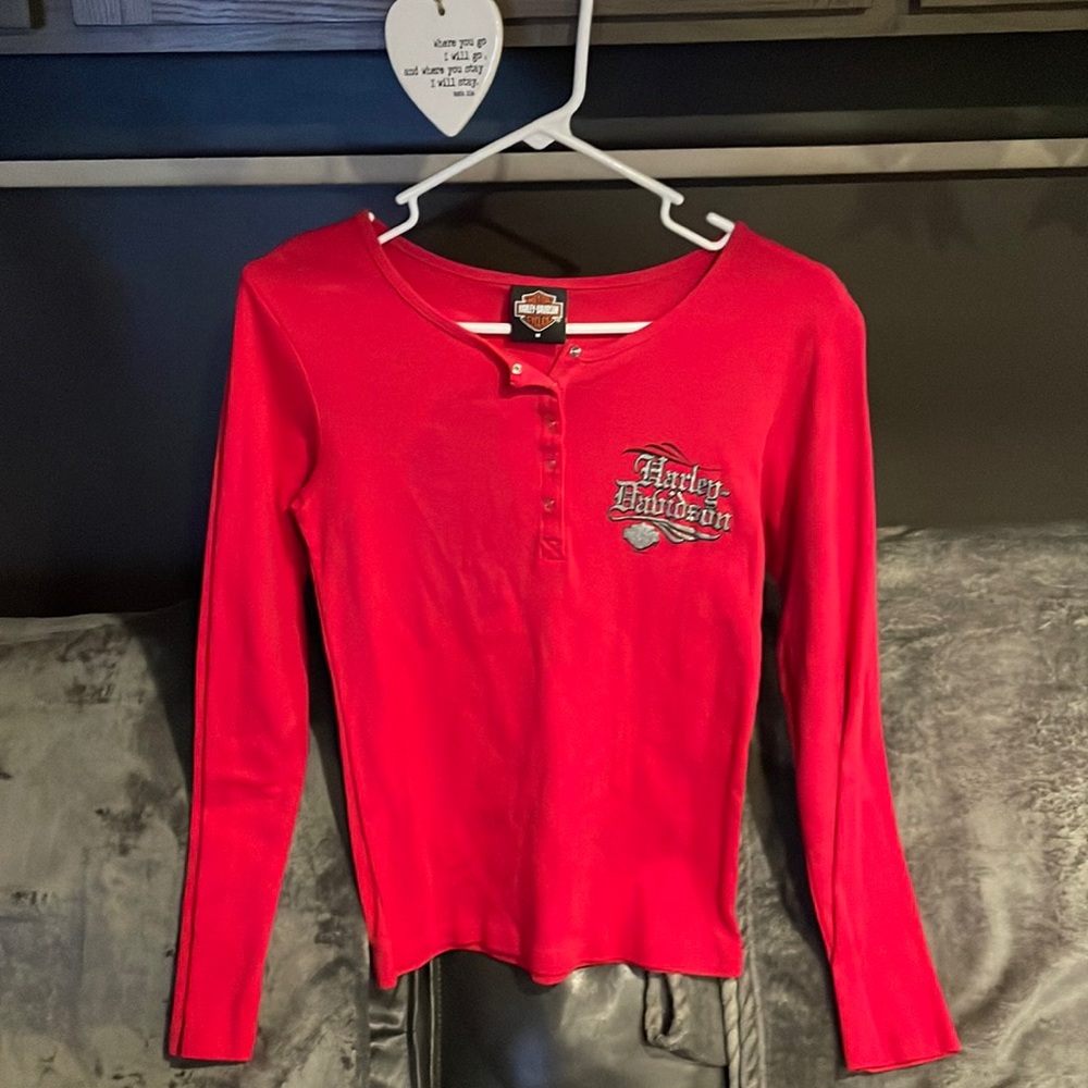 Selling my medium size women’s Harley Davidson long sleeve shirt.